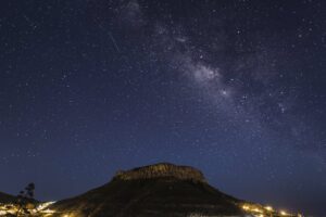 Lírisas y Vía Láctea en Canarias